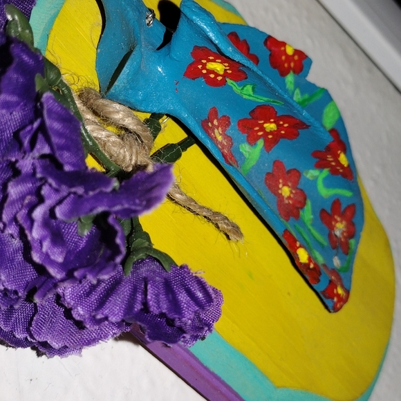 Unique art hand painted bone - Picture 3 of 3